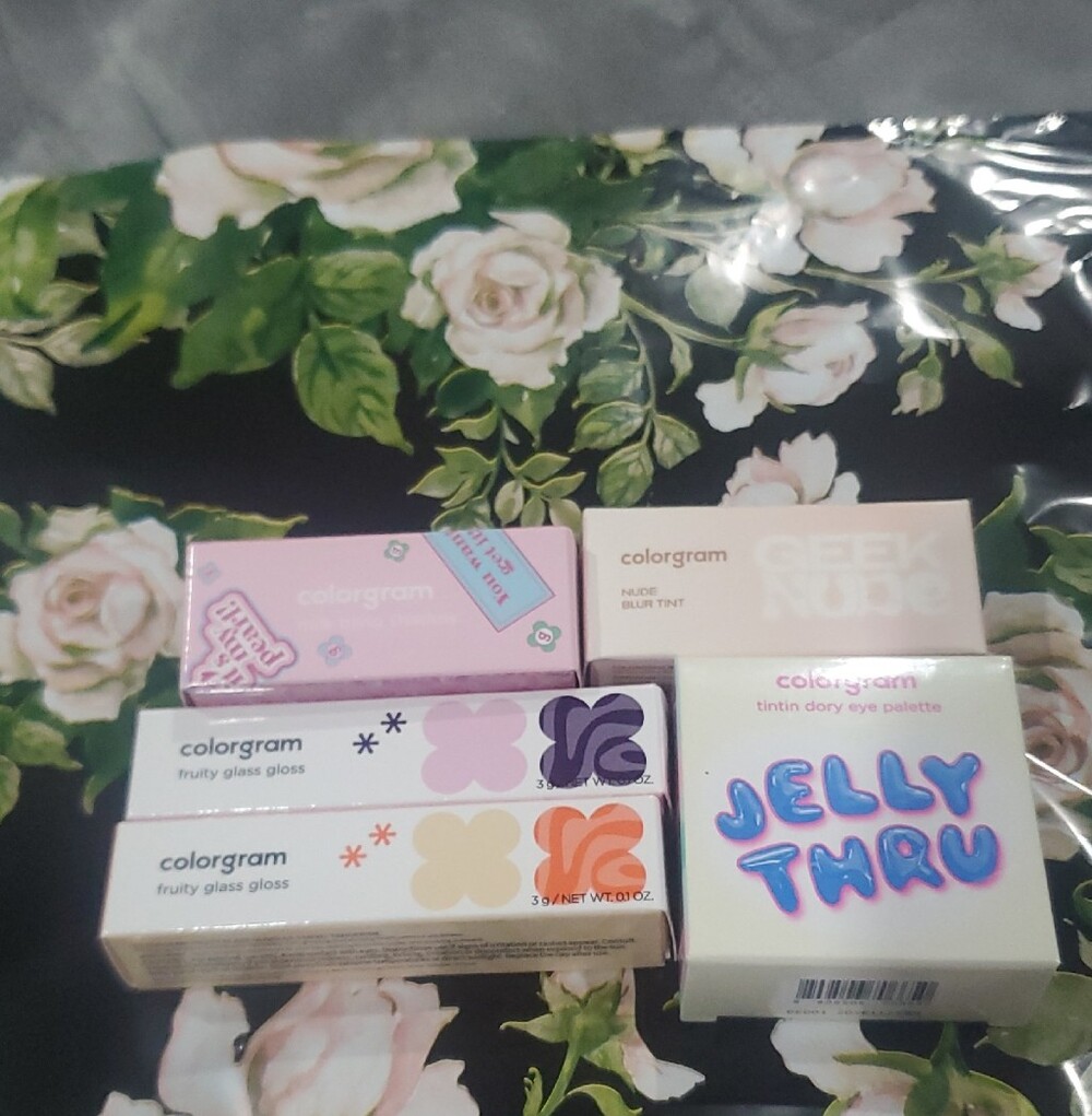 Colorgram curated bundle!!- Jelly Thru & Fruity Glass Tint Makeup Set